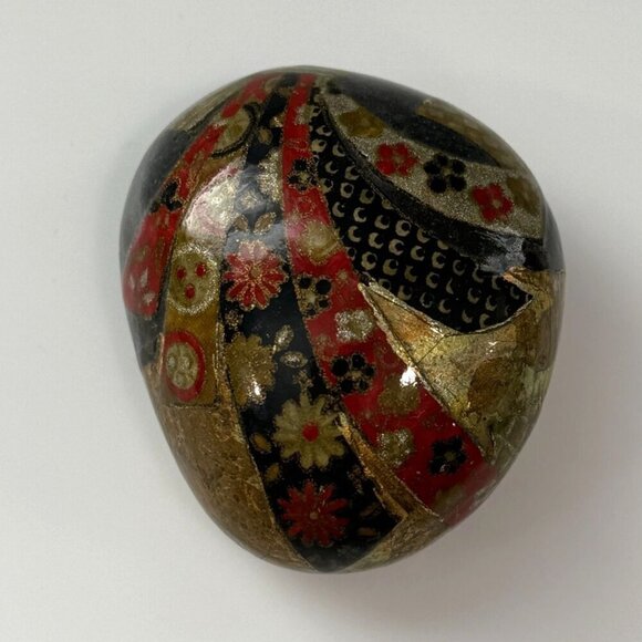 VTG Hand Painted Rock Nancy Miller 1996 Artist Signed Boho Floral Gold Black Red - Picture 3 of 12